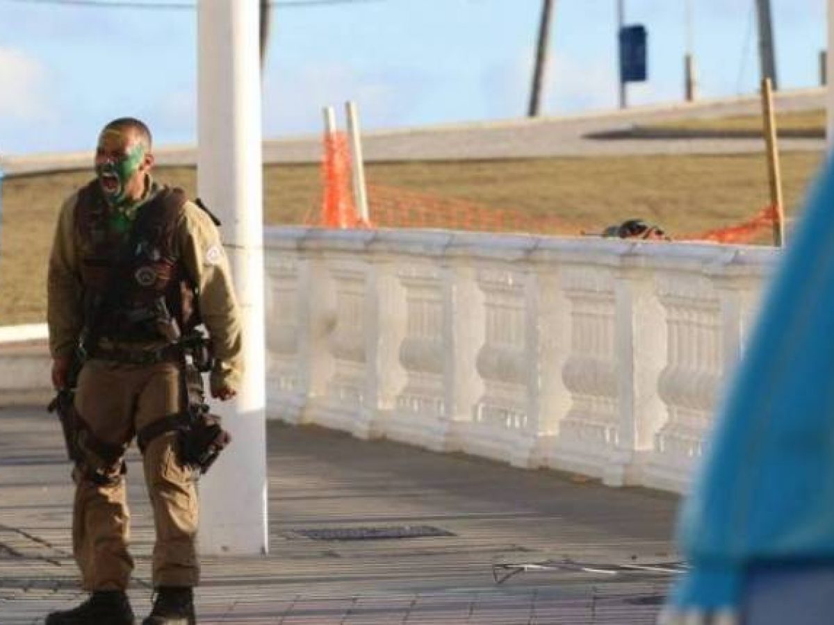 reportersalles's tweet photo. Memórias: Morto em março de 2021 pelo Bope, o soldado Wesley se recusou a cumprir ordens contra trabalhadores que precisavam trabalhar durante a pandemia. Período de lockdown no Brasil foi marcado pela prisão de pessoas sem máscara e fechamento forçado de estabelecimentos. https://t.co/YP19tKlCHw