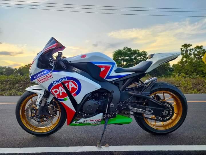 weoone789's tweet photo. สวย ดูดี https://t.co/ciJZqLkzW1