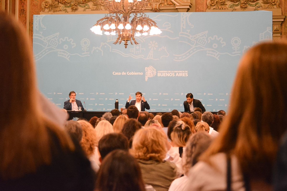 moreyramartin87's tweet photo. • DÍA DE LOS CONSEJOS ESCOLARES • 

Hoy en La Plata, participé de la jornada de encuentro y trabajo, junto a nuestro Gobernador @Kicillofok, el Ministro de Educación @AlbertoSileoni, #AlejandroPerrone Director Provincial de Consejo Escolar, ➡️ https://t.co/QrtkrOe6yB