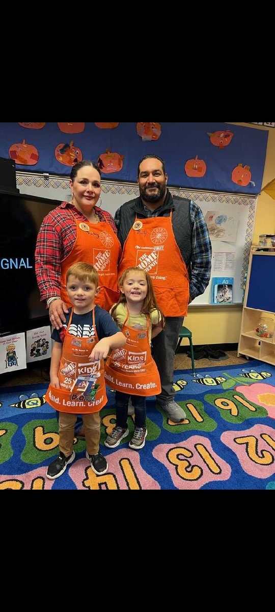 Billy54921111's tweet photo. Such a blessing to be able to start going back to the schools again we had kids workshop Missouri avenue just happened to be our grandkids class the twins https://t.co/s2oe2Vm1UG