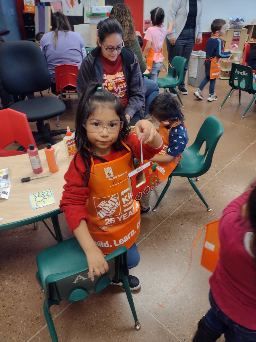Billy54921111's tweet photo. Such a blessing to be able to start going back to the schools again we had kids workshop Missouri avenue just happened to be our grandkids class the twins https://t.co/s2oe2Vm1UG