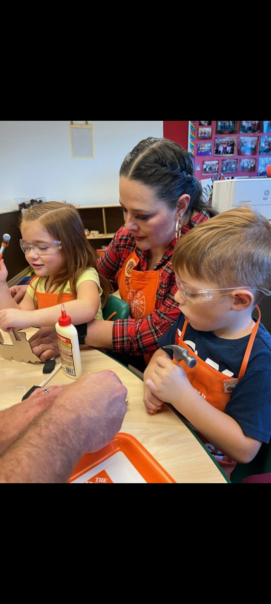 Billy54921111's tweet photo. Such a blessing to be able to start going back to the schools again we had kids workshop Missouri avenue just happened to be our grandkids class the twins https://t.co/s2oe2Vm1UG