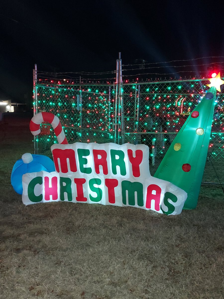 ttuhscep_BCF's tweet photo. Congratulations to all of our Holiday Hustle participants on completing Week 2!

Check out the awesome photos from last week's Turkey Trot theme challenge, and don't forget to submit your pictures for this week's theme: Shop 'Til You Drop!

#texansconquercancer https://t.co/Vh6m9qhv12