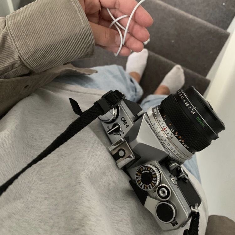 ELLYC0RE's tweet photo. #spruan au : art university 🎐

Spreen estudiante de fotografía conoce al nuevo chico de cara bonita y lo contrata como modelo.

or

Donde Juan busca nueva inspiración para sus obras de arte. https://t.co/CPMuuLZkic