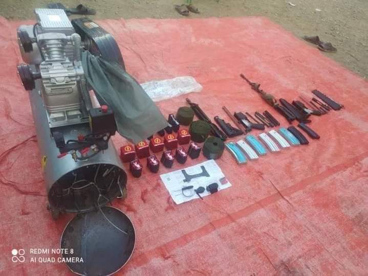 TheChindwin's tweet photo. Weapons and insignia of local anti-junta armed resistance forces in northwest region are reportedly seized in Sagaing city – the capital of Sagaing region in northwest Myanmar. https://t.co/jp2LFPxBcs