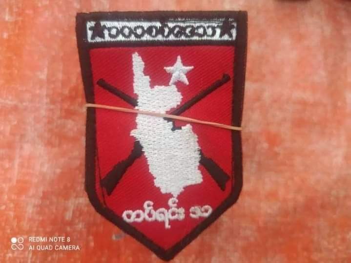 TheChindwin's tweet photo. Weapons and insignia of local anti-junta armed resistance forces in northwest region are reportedly seized in Sagaing city – the capital of Sagaing region in northwest Myanmar. https://t.co/jp2LFPxBcs
