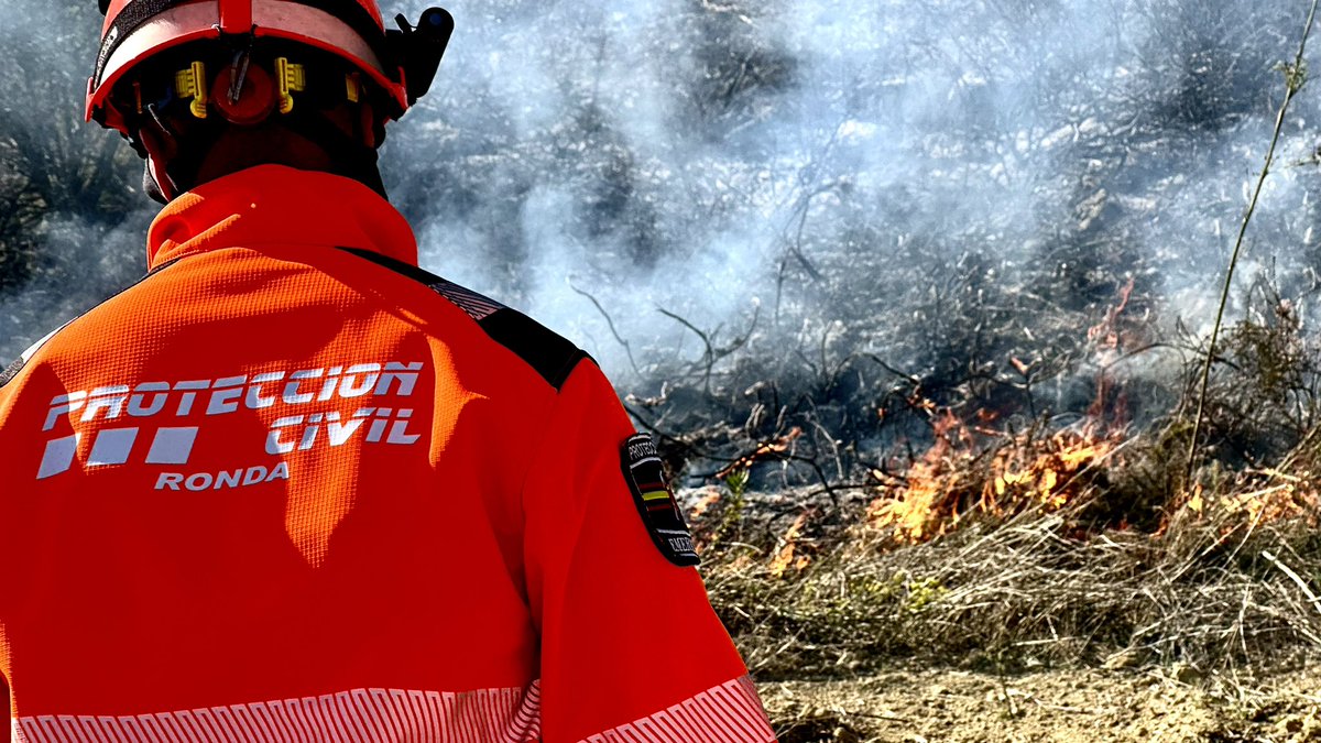 ProtCivilRonda's tweet photo. 🔸El pasado sábado, nos activó el servicio de @E112Andalucia para incendio de cuneta en la Ma-7420 donde se sofocó en pocos minutos con una rápida intervención  #Nostop #prevencion #equipo #proteccioncivil #cardioprotección #Ronda #estamosoperativos☎️ #lasprotescuentan #todosauna https://t.co/bbaf0V9r4T