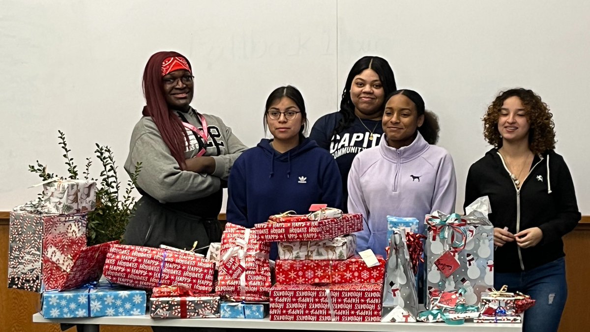 We're grateful to the <a href="/HartfordFdn/">Hartford Foundation</a> for its generous 2-year grant of $163K supporting  Summer Transition &amp; College Persistence programs. This helps our Peer Mentors guide recent high school grads to start &amp; persist @capitalcc_ct &amp; <a href="/CTMCC/">Manchester Community College</a>. #GivingTuesday