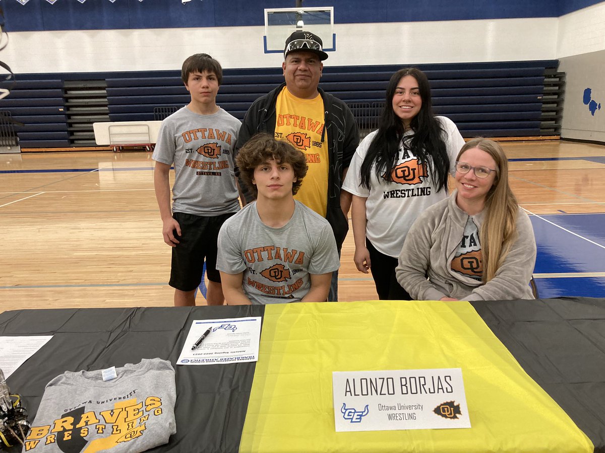Today was a great day. Two future Braves and a future Viking. Congratulations Shelby. Zaine and Zo. We are proud of you! <a href="/OuBravesMwr_Wwr/">Ottawa University Braves Wrestling</a> <a href="/GVU_wwrestling/">Grand View Women's Wrestling</a>