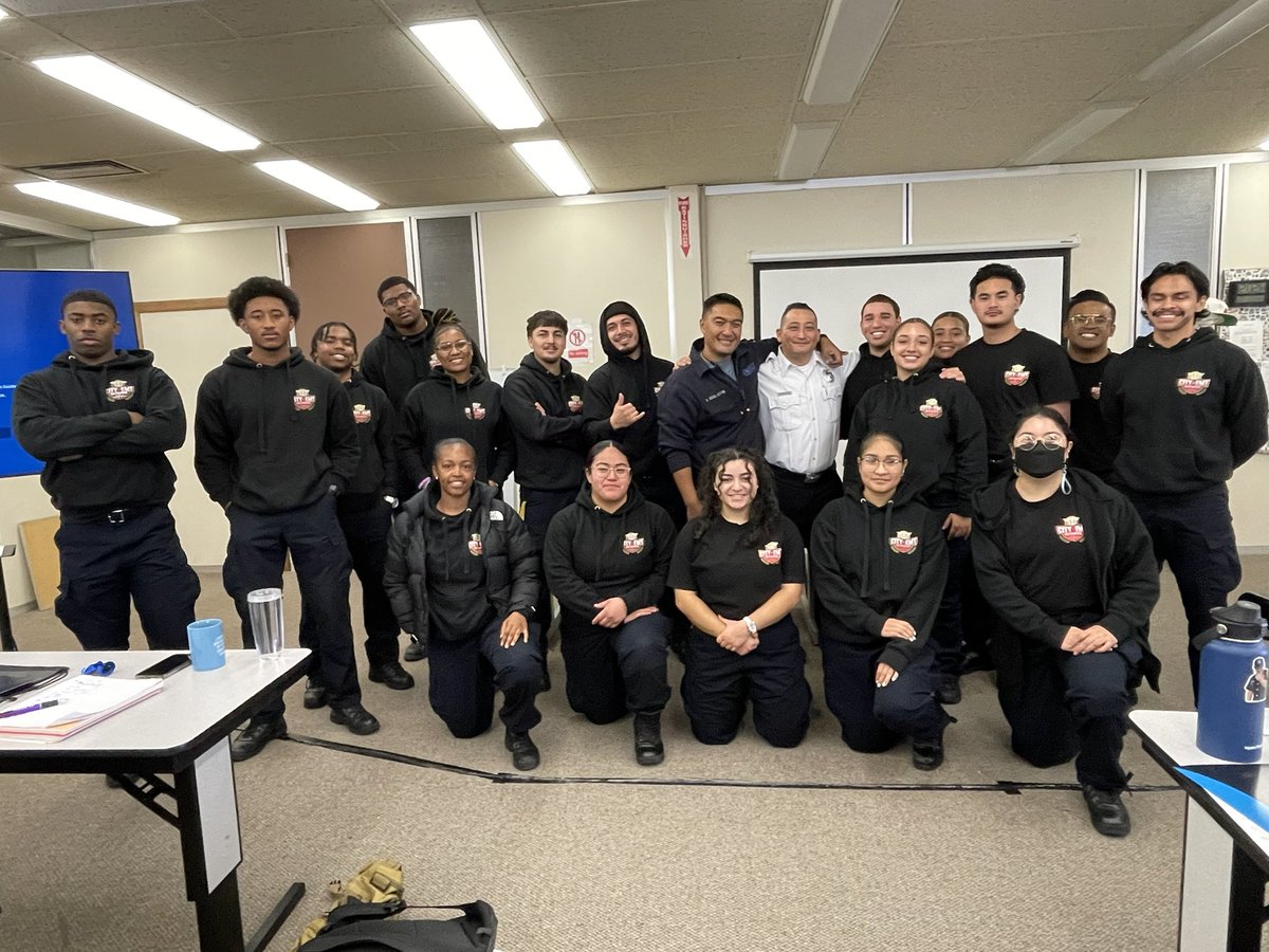 CityEmt's tweet photo. Thank you to everyone that participated on our Career Day! We appreciate you coming to speak to our students and educate them on the career opportunities. #LEMSA #eagleambulance #royalambulance #firefoundry #AMR #kingamericanambulance #dreamkeeper #carestarfoundation #careerday https://t.co/DB1V6ekpeB