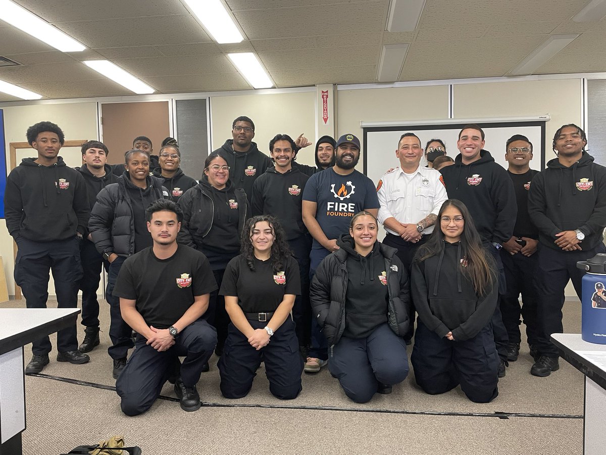 CityEmt's tweet photo. Thank you to everyone that participated on our Career Day! We appreciate you coming to speak to our students and educate them on the career opportunities. #LEMSA #eagleambulance #royalambulance #firefoundry #AMR #kingamericanambulance #dreamkeeper #carestarfoundation #careerday https://t.co/DB1V6ekpeB