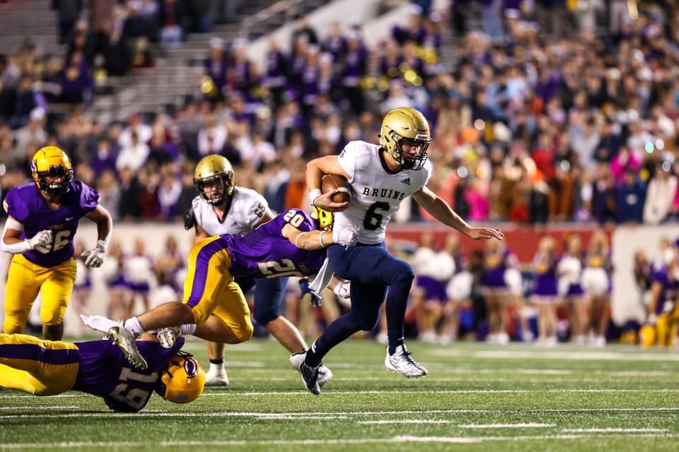 PABruinFootball's tweet photo. Kel Busby is 28th in the nation in passing yards and 31st in total yards. https://t.co/fxYJIPO8tn