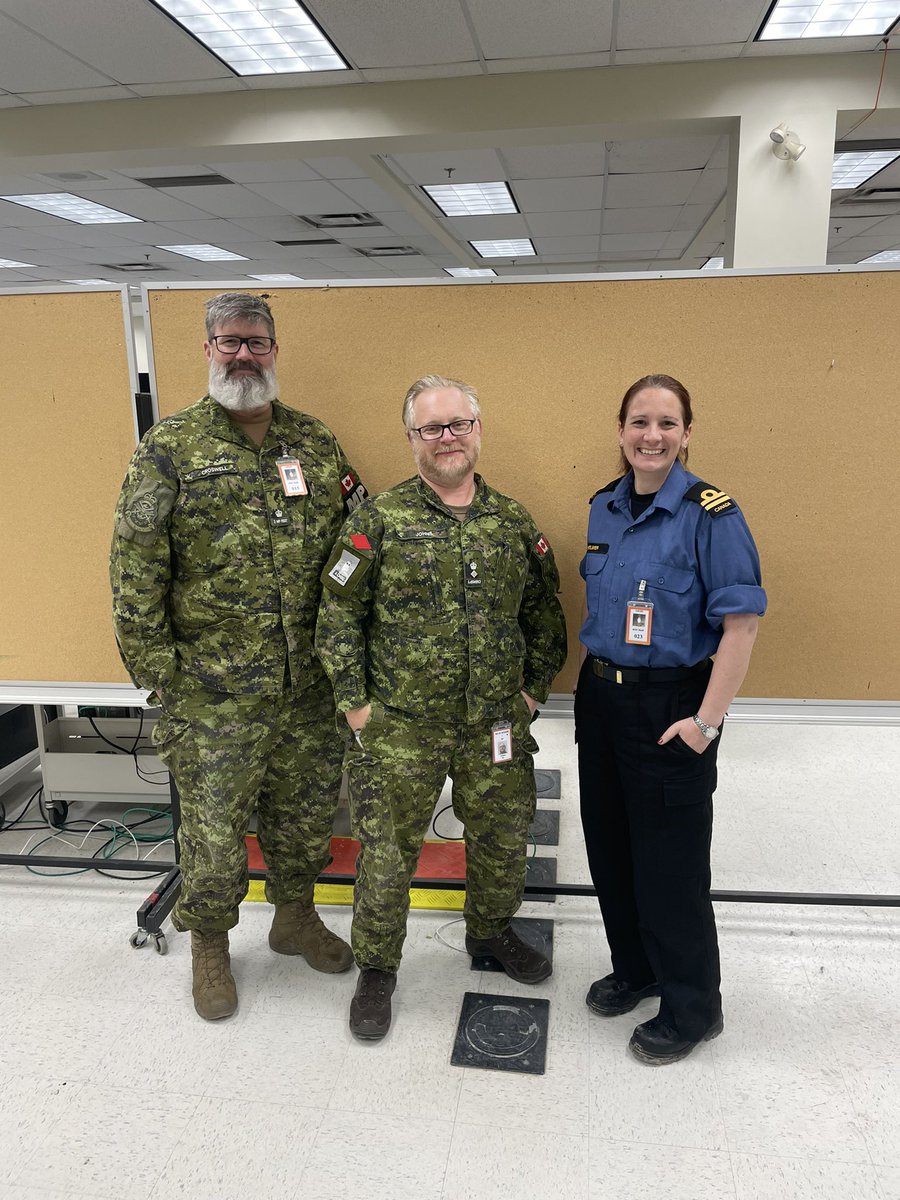 Chantel_Fencer's tweet photo. #CanMilTwitter AOC work buddies with @JasonCroswell @KnightOSwords #HandsInPockets https://t.co/I1xknkXskI