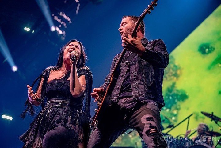 EvaWebsite's tweet photo. 🔥Live pictures from Amsterdam 🔥

📍 Ziggo Dome, Amsterdam 🇳🇱 
🔸29/11/22
📸 fototim_tim (IG)

#Evanescence #worldscollide @evanescence @AmyLeeEV @Troy__McLawhorn @Tim_McCord @WillFnHunt @EmmaAnzai https://t.co/0vQTsHZbsZ