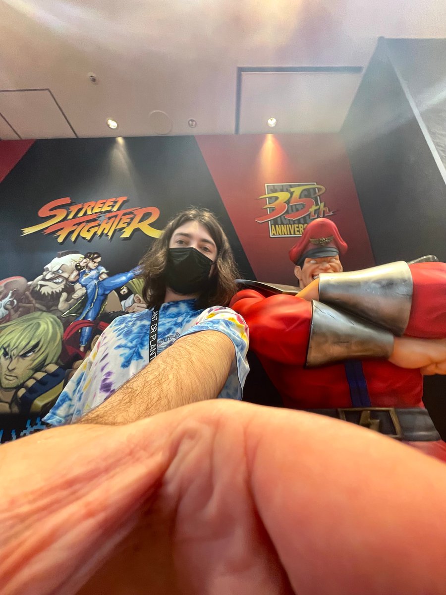 tinyghost_xyz's tweet photo. me_choking_out_a_non-fgc_producer
⬇️↘️➡️⬇️↘️➡️🤜 https://t.co/QxF1eYetQA
