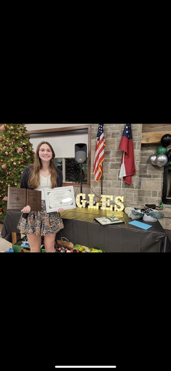 lilawhitmire's tweet photo. I am very thankful to receive the Academic Award, Outfielder of the Year, and Honorable Mention for All Region this season. I have loved this year’s team, and I can’t wait for next season! Go eagles! https://t.co/Nwr8Klsujd