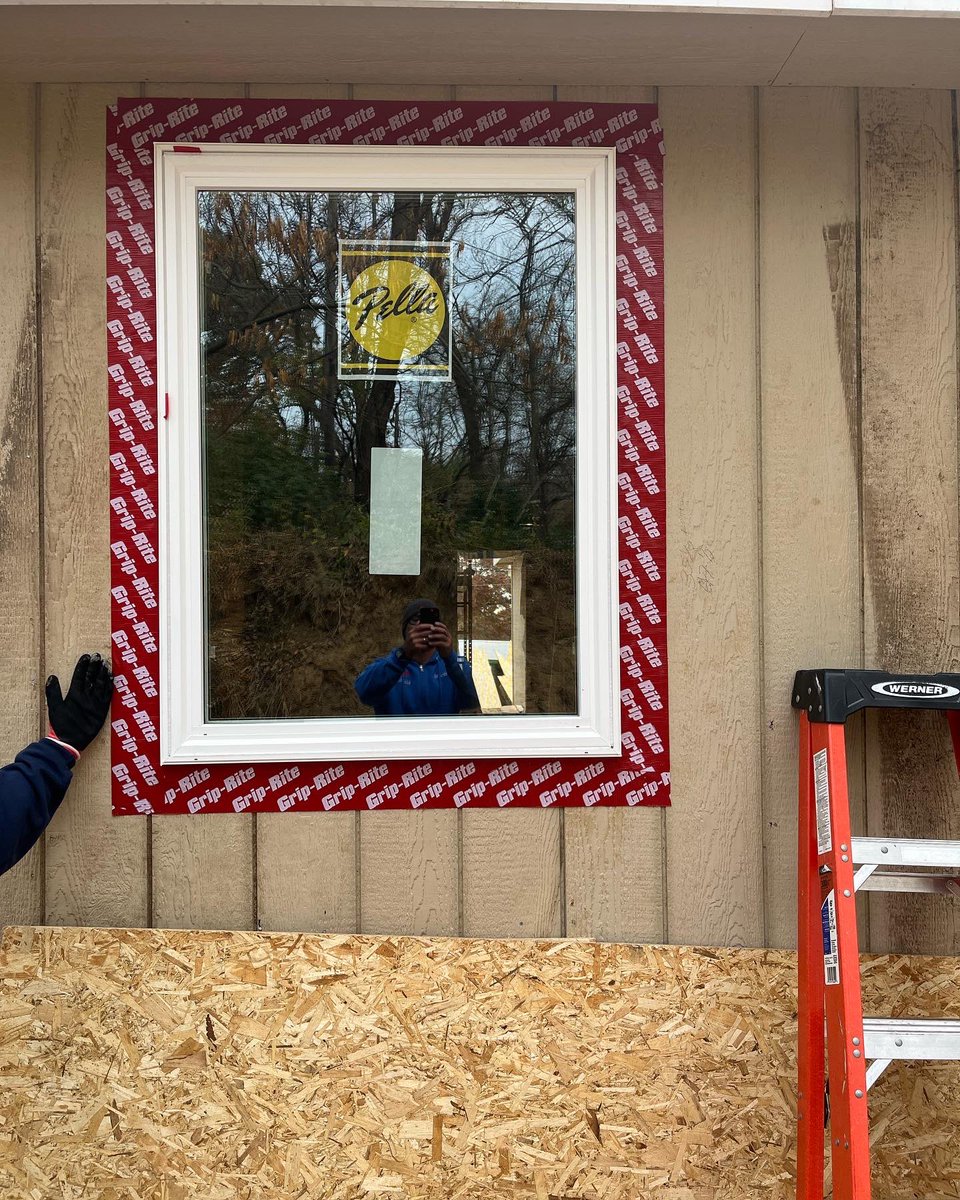 KCKCCBPM's tweet photo. Building Engineering at KCKCC has almost completed another semester.  Just a little show of what they accomplished.  This house was framed and roofing completed by Century Roofing.  Great semester of learning for all students.  Thank you for a fantastic semester. https://t.co/JQfpUv9CCL