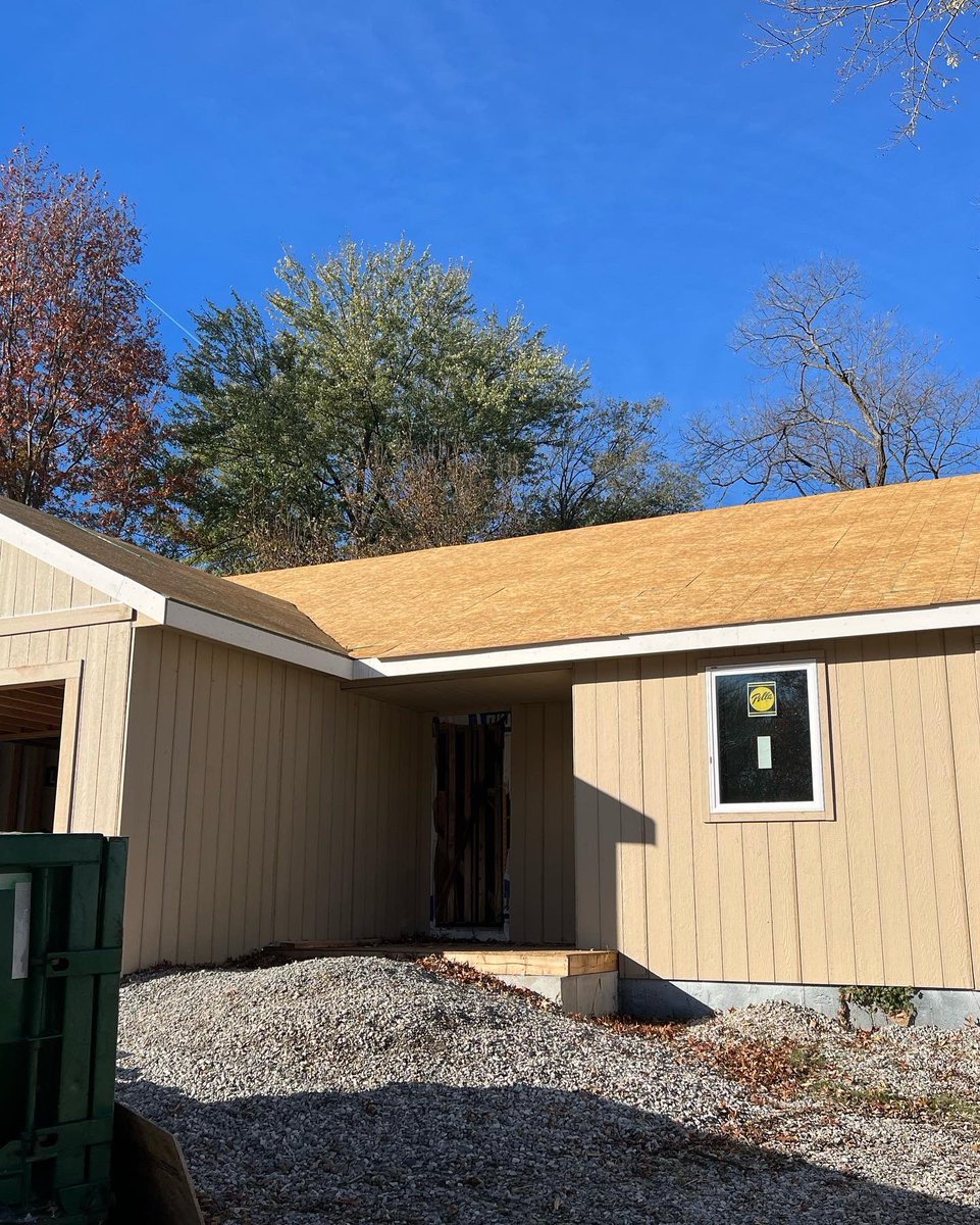 KCKCCBPM's tweet photo. Building Engineering at KCKCC has almost completed another semester.  Just a little show of what they accomplished.  This house was framed and roofing completed by Century Roofing.  Great semester of learning for all students.  Thank you for a fantastic semester. https://t.co/JQfpUv9CCL