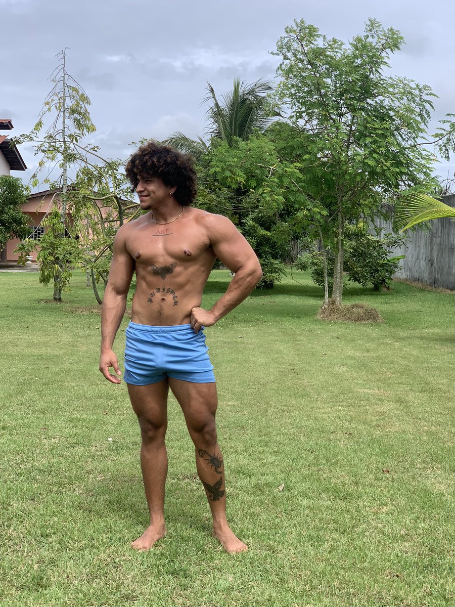 EdgarStiff's tweet photo. tropical week 🌞 https://t.co/Yc8vbSLKYW