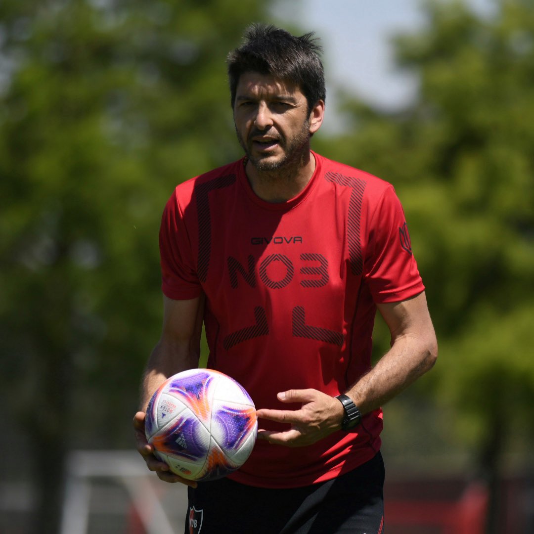 _CoRoSaFe's tweet photo. #NEWELLS | Los asistentes técnicos.

Nicolás Pavlovich y Mariano Toedtli, ambos ex jugadores con pasado en el club, se desempeñan como colaboradores de Gabriel Heinze. https://t.co/Gr4ZysYos2