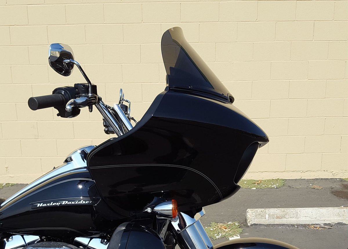WindVestMCProd's tweet photo. Winter is upon us.  Get more protection from the cold and the road elements this riding season.  Replace that stock windshield with a WindVest for you Road Glide.  @windvest https://t.co/tYGpHNC8p1