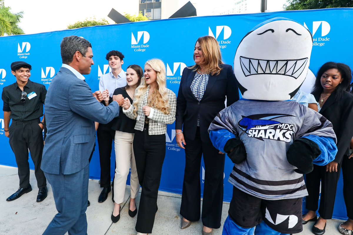 mdcpresident's tweet photo. Talent is universal but opportunity is not! Proud day at MDC where we hosted the @VentureMiami Tech Hiring Fair — a pipeline where employers from across our community connected with local talent. Together we are fueling Miami’s tech ecosystem!
#MDCTech https://t.co/MQ1wCKmq5G