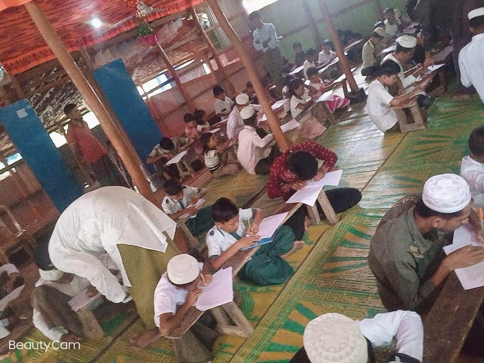 arakan_express's tweet photo. The Rohingya Youth Association (RYA) has teamed up with educated Rohingya youth teachers and Islamic religious teachers to start teaching Burmese and English with Burmese curriculum along with Arabic in an Arabic school (madrasa) in Rohingya Refugee camp.

https://t.co/WTPu9ULyvq https://t.co/IDcJFxH1pn