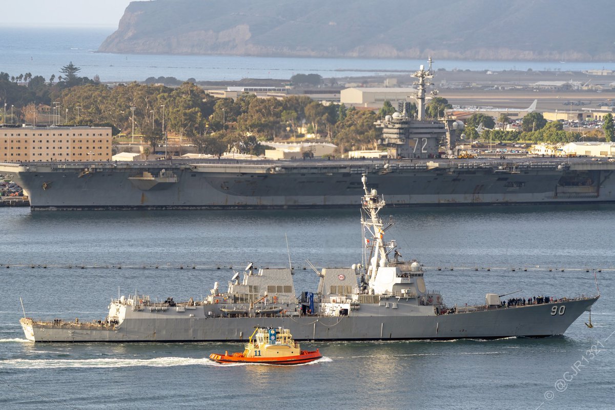 WarshipCam's tweet photo. USS Chafee (DDG 90) Arleigh Burke-class Flight IIA guided missile destroyer in San Diego heading for the North Pier - November 29, 2022 #usschafee #ddg90
SRC: TW-@cjr1321 https://t.co/1fVAjB55GC