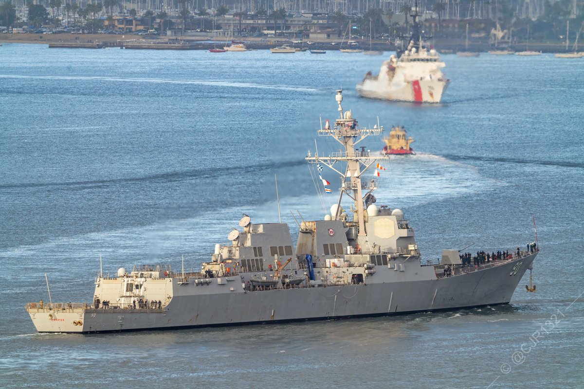 WarshipCam's tweet photo. USS Chafee (DDG 90) Arleigh Burke-class Flight IIA guided missile destroyer in San Diego heading for the North Pier - November 29, 2022 #usschafee #ddg90
SRC: TW-@cjr1321 https://t.co/1fVAjB55GC