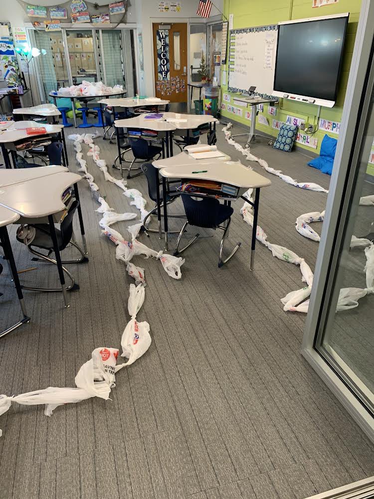 Today Mason students &amp; staff celebrated #GivingTuesday by partnering with the Bed Of Bags Program to create Plarn (plastic yarn) Balls that will be turned into sleeping mats. Students were so excited to contribute &amp; give back to the community!  #R7proud <a href="/LSR7/">Lee's Summit R-7 Schools</a> @MAEPrincipal