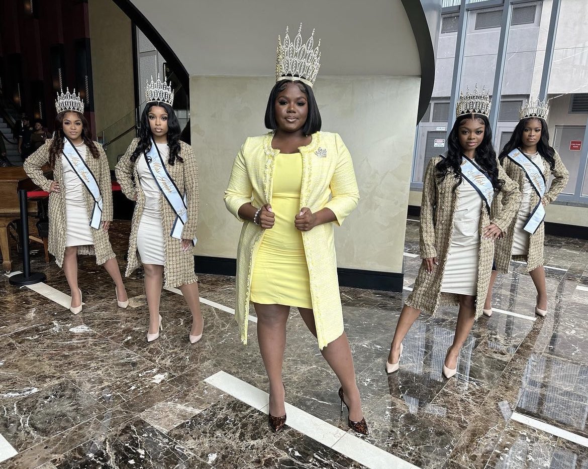 I know we have finals and all…but uhhh are just going to act like Ms. Junior snuck back in here unannounced? After a vote was carried out for her to be removed?

#SU always sweeping things under the rug. And I don’t mean the students….WE DESERVE ANSWERS NOT SILENCE.