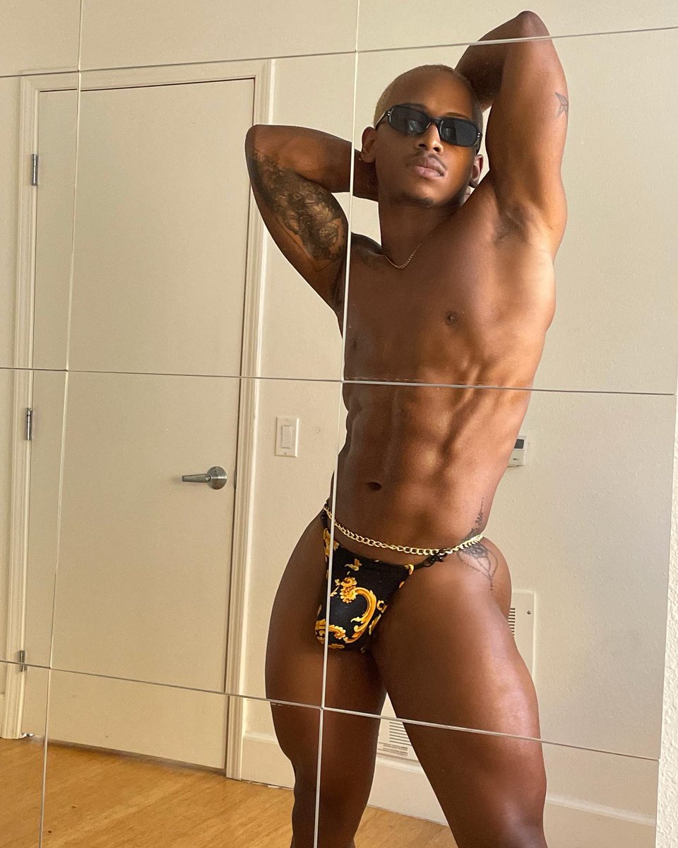 DeonX_'s tweet photo. Self Admiration. https://t.co/vREpCW6H1L
