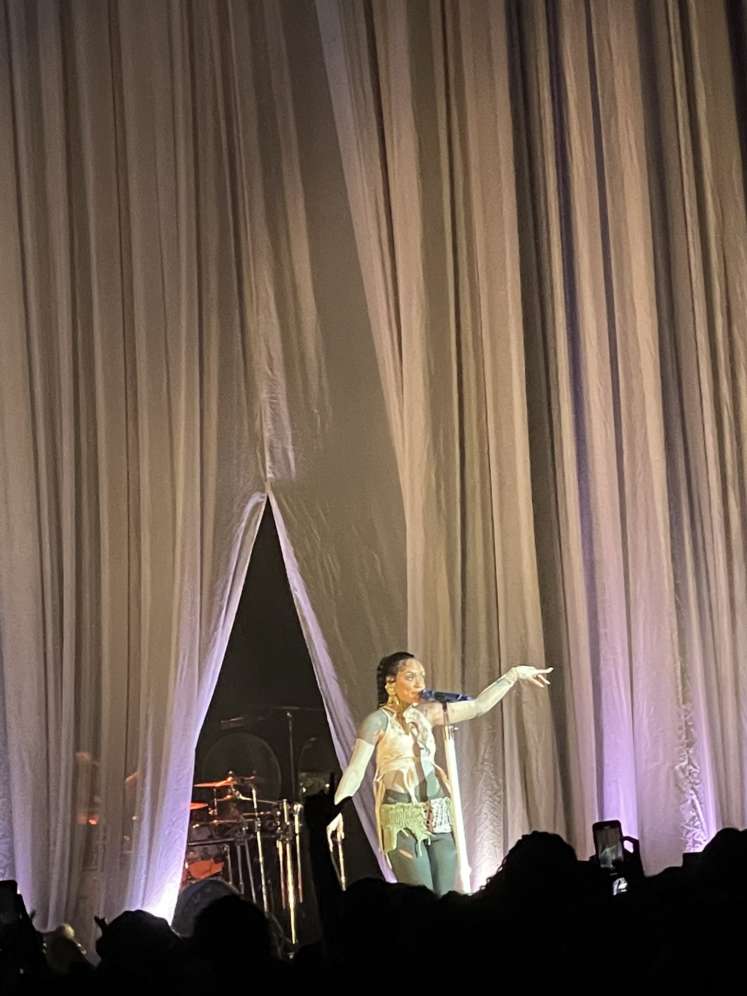 Zoe, the Bitch (Skit) on Twitter "It makes sense in the same year