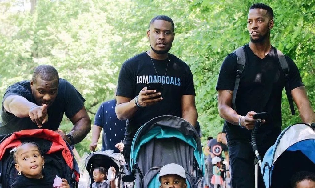 FBAvoices's tweet photo. Foundational Black Americans FATHERS MATTER TODAY and every day. #WeAreTheBlackMedia🗣️

#FoundationalBlackAmericans🩸#FBAvoices🇺🇸 #H1news🗞 #BlackMen #rally4reparations
🔗https://t.co/Zayzwrje4Z https://t.co/dYpADhAa98