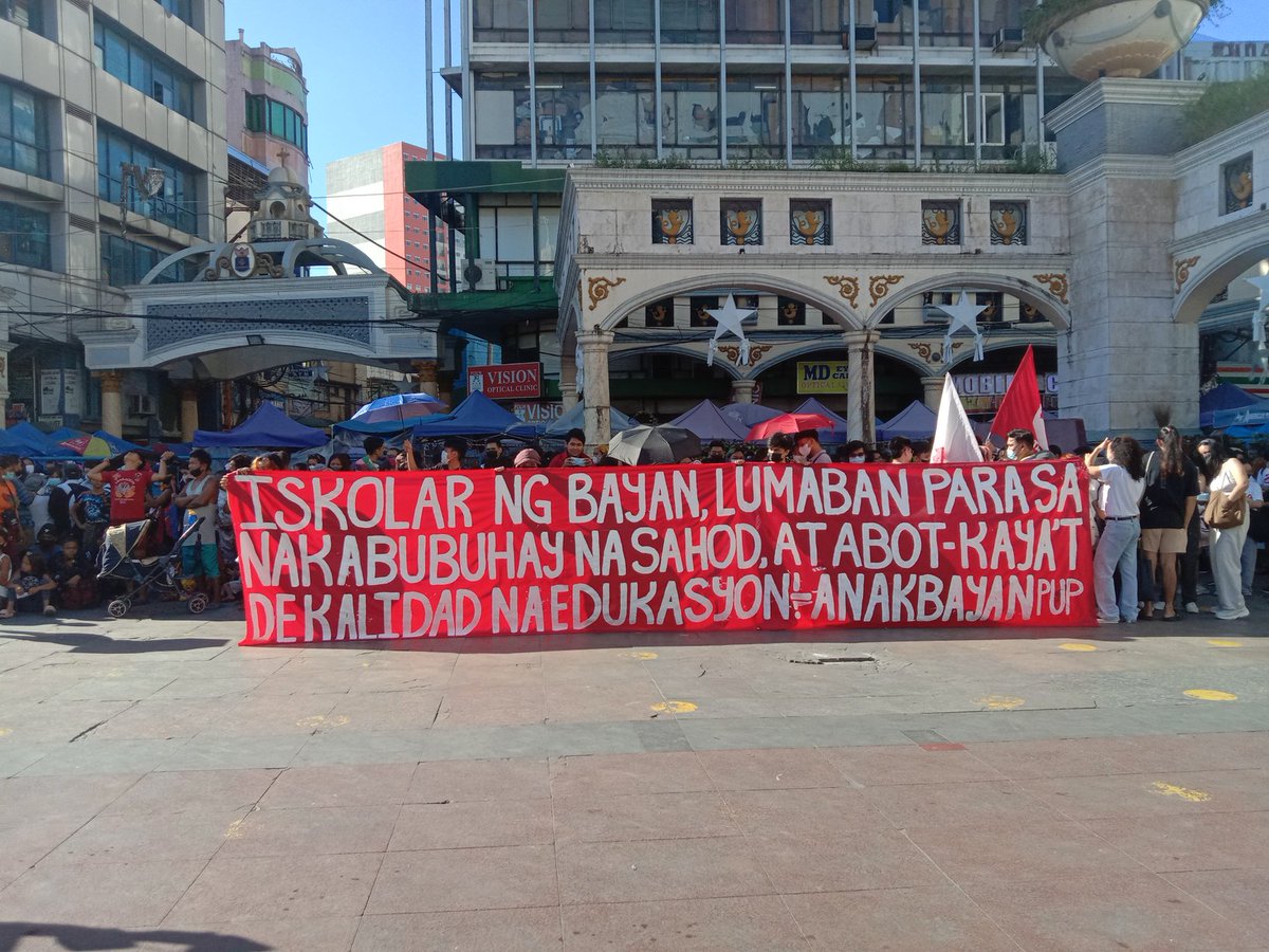 justin_dakom's tweet photo. 𝗛𝗔𝗣𝗣𝗘𝗡𝗜𝗡𝗚 𝗡𝗢𝗪 | Kasalukuyang nagtitipon ang iba't ibang progresibong grupo ng mga rallyista sa tapat ng Quiapo Church sa Maynila kasabay ng paggunita sa araw ni Andres Bonifacio.

@pupcocdakom https://t.co/V2O0Z0M5db