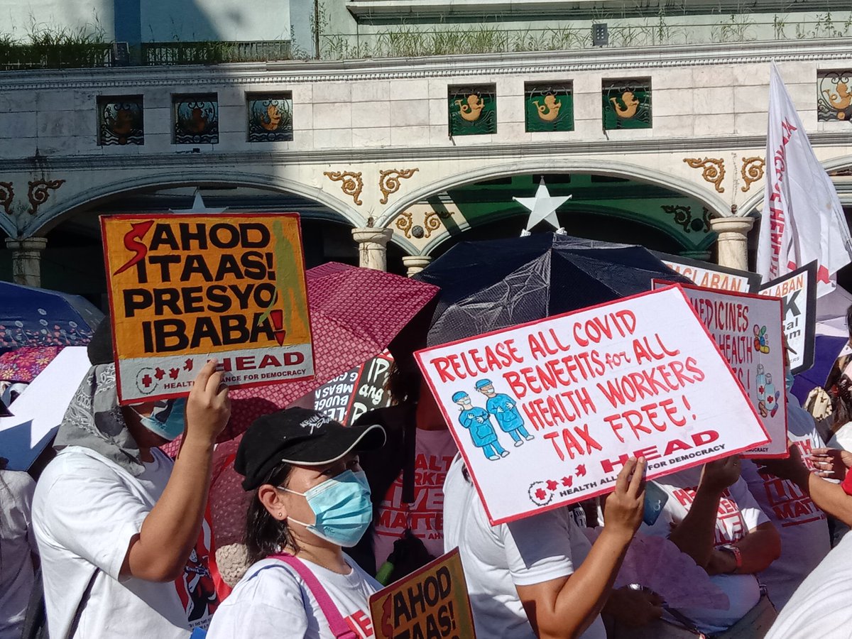 justin_dakom's tweet photo. 𝗛𝗔𝗣𝗣𝗘𝗡𝗜𝗡𝗚 𝗡𝗢𝗪 | Kasalukuyang nagtitipon ang iba't ibang progresibong grupo ng mga rallyista sa tapat ng Quiapo Church sa Maynila kasabay ng paggunita sa araw ni Andres Bonifacio.

@pupcocdakom https://t.co/V2O0Z0M5db