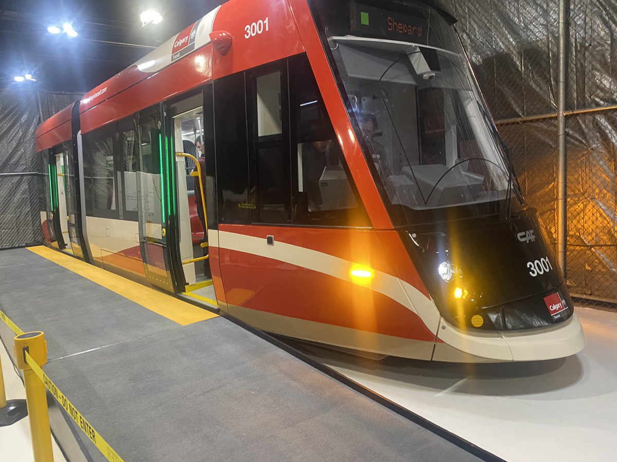 franocavar's tweet photo. Checking out the new #GreenLineLRT LRV. Can’t wait to see it in operation!
Also great to run into fellow former staffers and City Hall veterans. @Mr_Pinkster #Calgary #yyccc https://t.co/Lt4gRq0yMQ