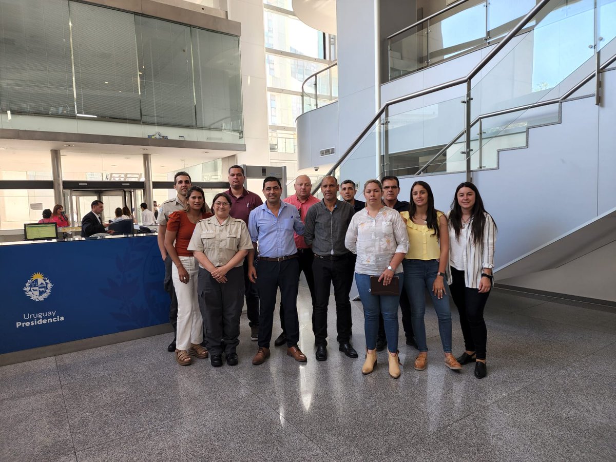 FeliLavega's tweet photo. Parte del equipo del INR.
#Inspección de Carne Vacuna y Metodología del Proceso
#ARCE https://t.co/6YGpU3HXd0