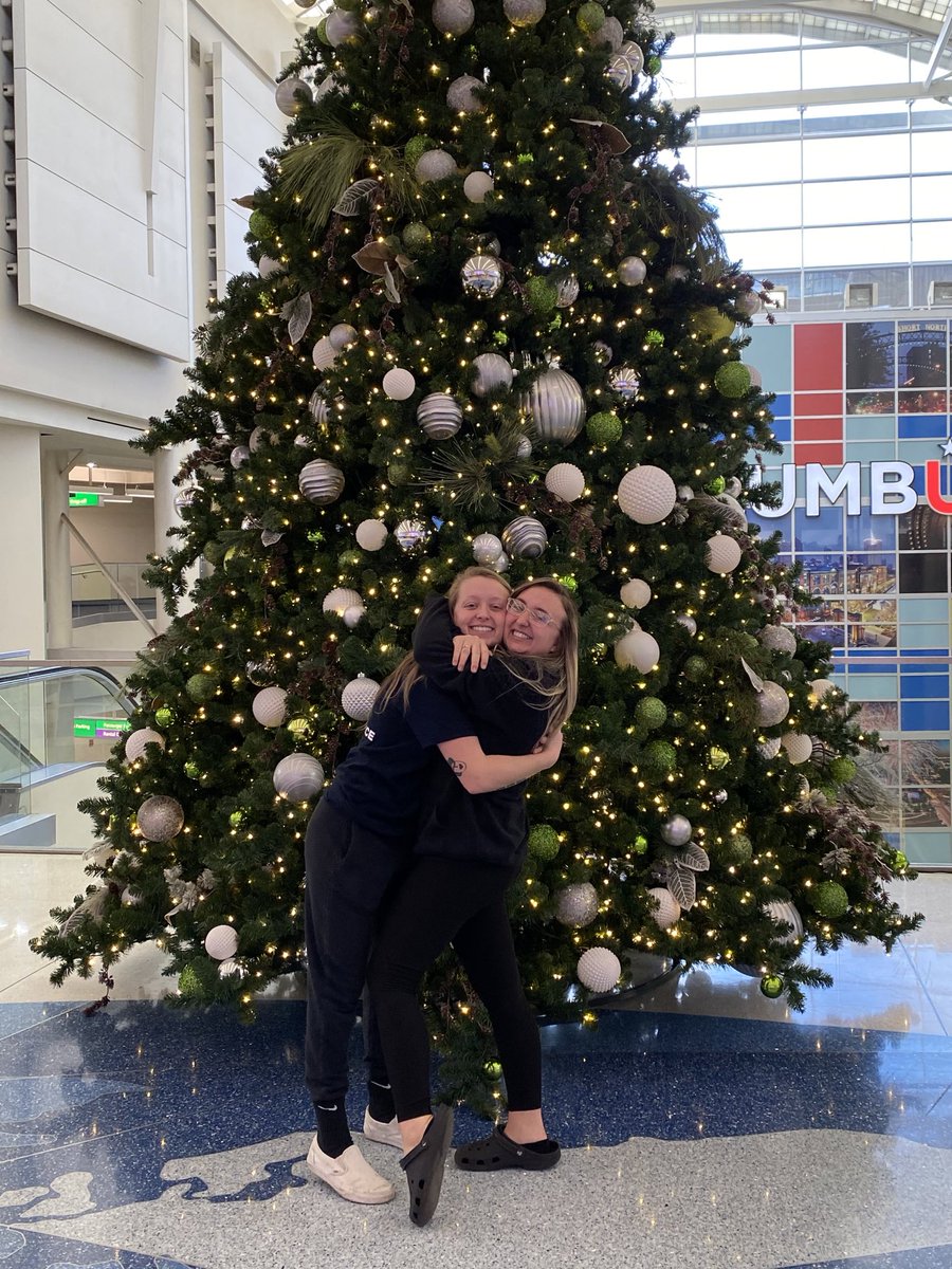 DoaneKelsey's tweet photo. One proud big sister 🥺❤️🤍💙  @hannahdoane02 https://t.co/PV4kgYllxc