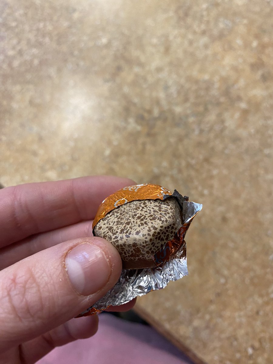looneybyn77's tweet photo. @QualityStreetSA I haven’t bought quality street in so low cause its so expensive but splurged on myself and like every piece is like this or un wrapped or melted or squished:((( https://t.co/Ay260TH8az