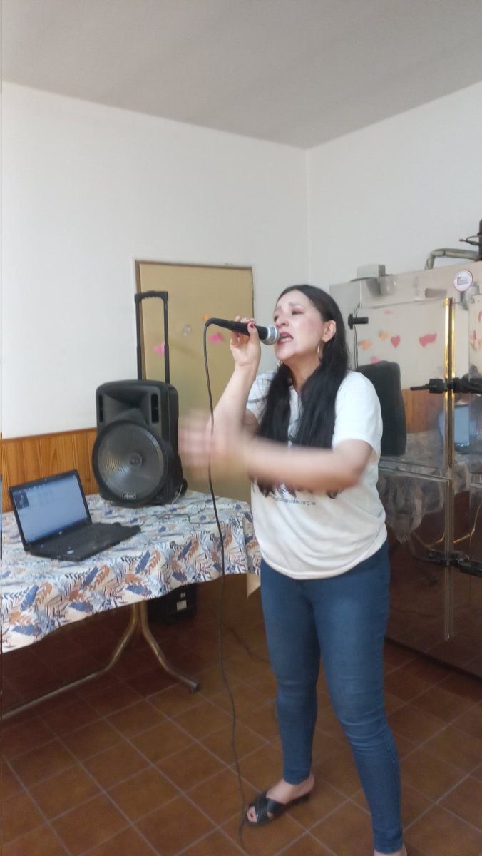 PAORUIZDIAZ16's tweet photo. 29/11.. #undiaparadarlapampa #undiaparadarAR en em Hogar de abuelos de sta rosa.. Don Bosco 13.. Graciass al equipo del Hogar..  graciass abuelos y flias presentes pasamos una tarde hermosa.. Paola Ruiz Díaz y Vanesa Andrea Cantante !!! GRACIASSSSS.. @UnDiaParaDarAR https://t.co/4lBgEl74sL