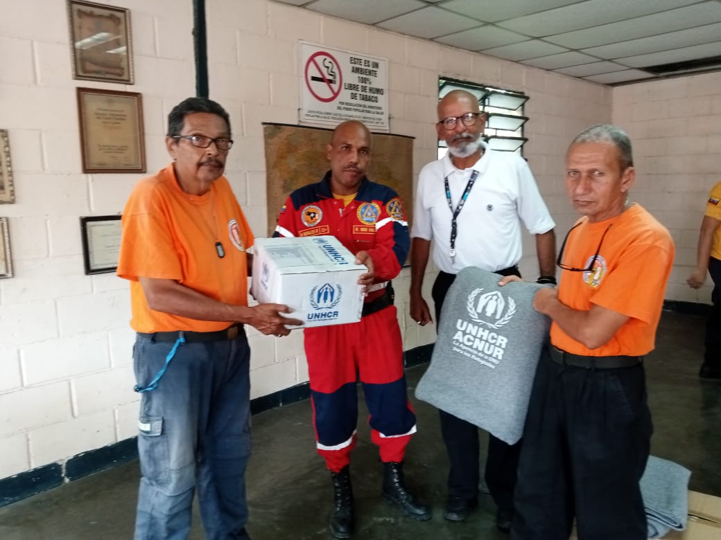Rescate88carabb's tweet photo. Entrega de insumos por parte de Fevesar a intitucion Agremiadas.
#soyfevesar
@FEVESAR_Cabbo 
@fevesar_ong 
@pcivil_carabobo https://t.co/foO87zQFBN
