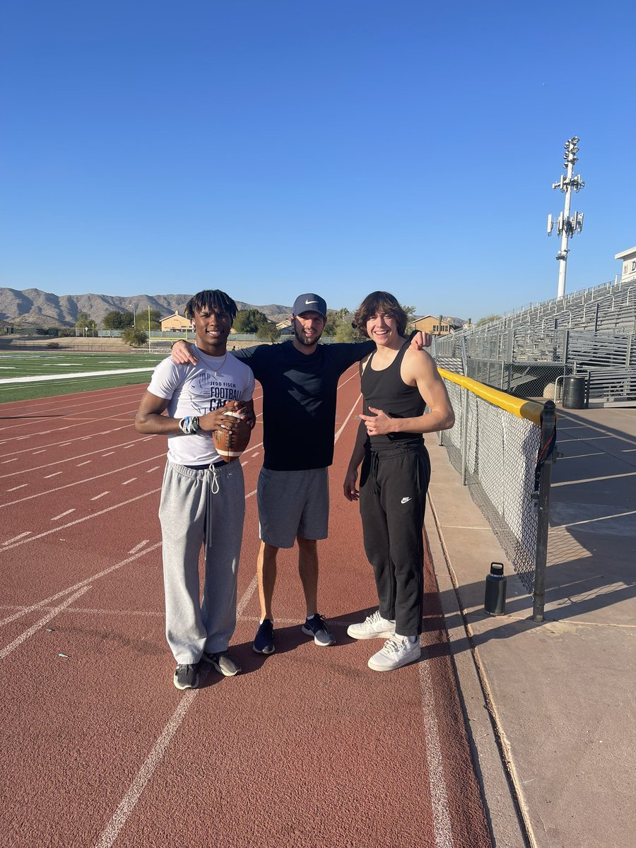 cmattoon4's tweet photo. @RyDillardAllen and @RoanMartinez17 6A Central 1st Team Honors. Dudes are getting after it Day 1 of Winter Training #SpeedKills #RecruitDV @TheNateGill @theDVway https://t.co/3PNQHyVeTD