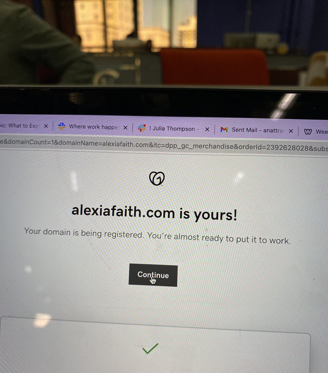 alexiafaith0's tweet photo. locked in!! almost done putting together my updated portfolio, check out my website in another hour 🥳 #woohoo https://t.co/hsUhS9cTFg