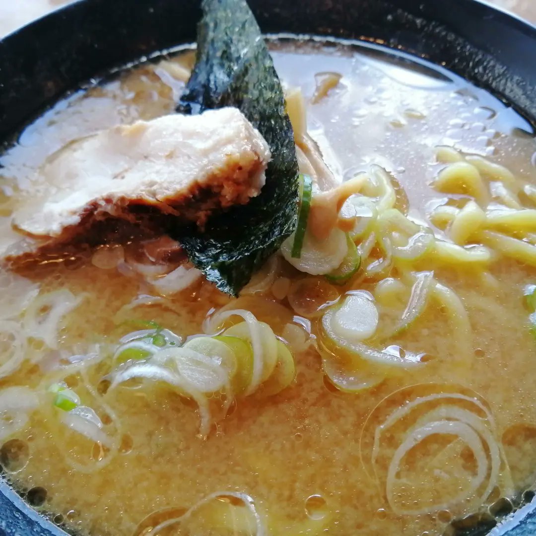 DAIAZU2's tweet photo. 極太縮れ麺
もちもちたまらん😋
磐梯町　つぼの華🍜 https://t.co/nzIKvrvi9l