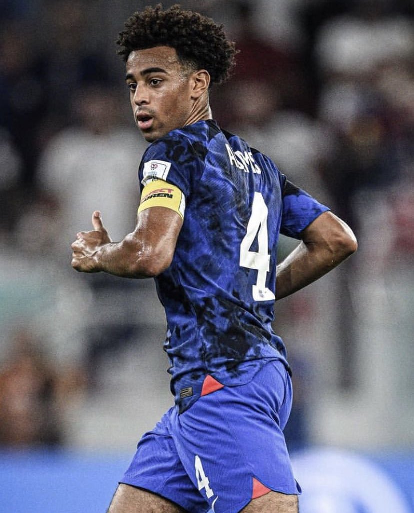 usspusa's tweet photo. 70% of the earth's surface is covered by water, the rest is covered by Tyler Adams 

#usmnt #tyleradams #ussoccer #worldcup #leedsunited #usa https://t.co/Ow2ovwxlKm