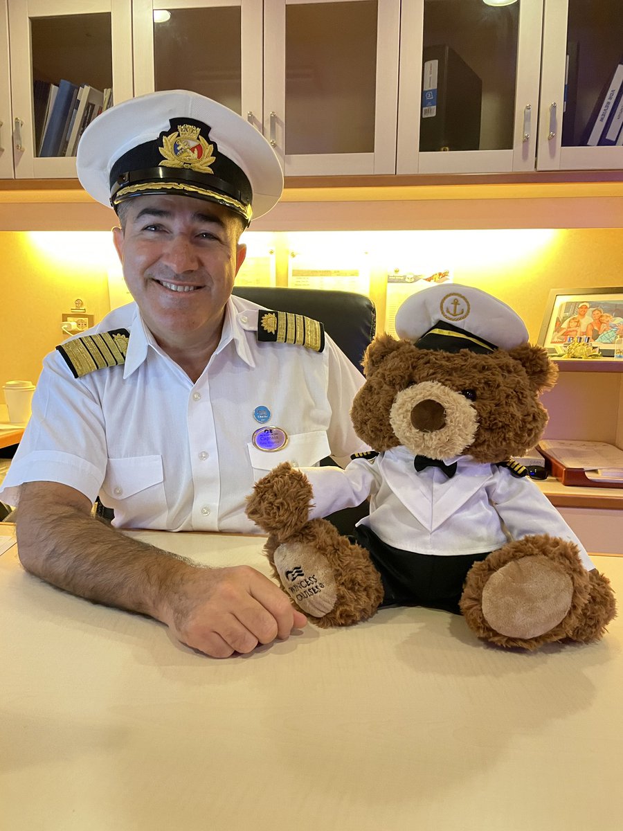 reneeruggero's tweet photo. Seeing double, who wore the uniform better? Stanley the Bear or Captain @tonyruggero ?

#princesscruises https://t.co/xubQiYYyUl
