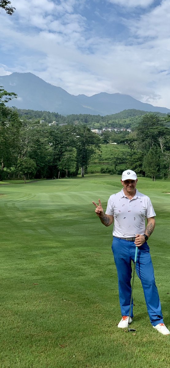 John_6olfer's tweet photo. @realGolfchat John back at my summer home in Indonesia 🇮🇩. Played and had fabulous round #Golfchat https://t.co/SVowHehMjj