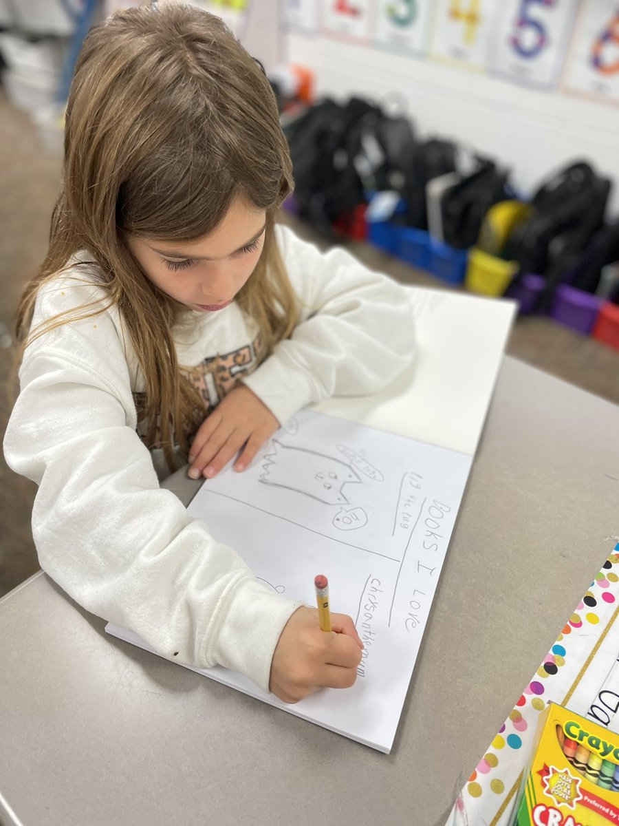 marnellandrea29's tweet photo. Today we worked in our reader’s notebook. We brainstormed some of the books that we love. Then students picked 2 books that they love and drew pictures of those books. @VV_Voyagers #fabulousfirsties #welovebooks #readersnotebook #artists https://t.co/yjdT20DKNH