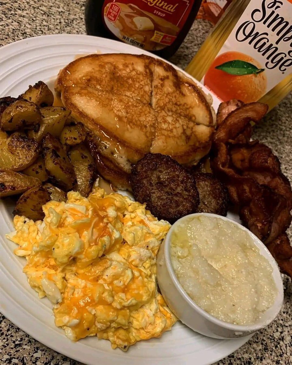 BROWNSKINGIRL_'s tweet photo. Never to late for breakfast https://t.co/BjF0n0pcv8
